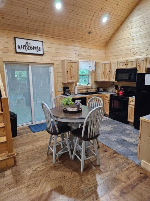 Villa Sugar Bear Cabin With Boat Parking 5 Mins To State Park & Golf Burkesville Exterior foto